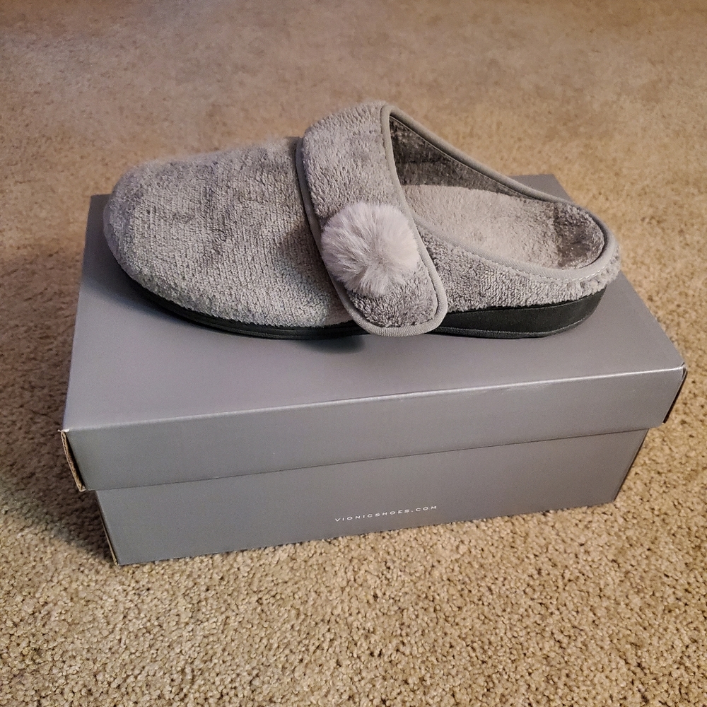 Vionic slippers